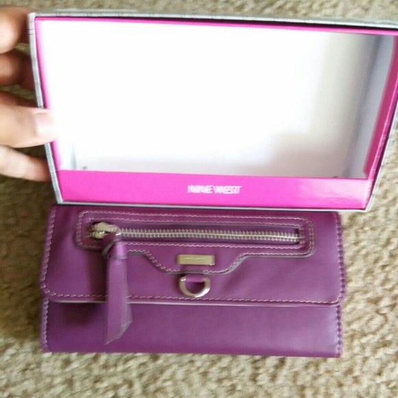Nine west wallet- new in box