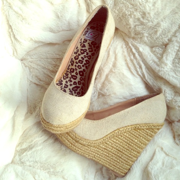 Cream wedges