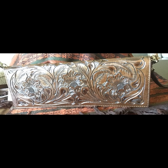 Tooled leather Mexican clutch - Picture 2 of 3