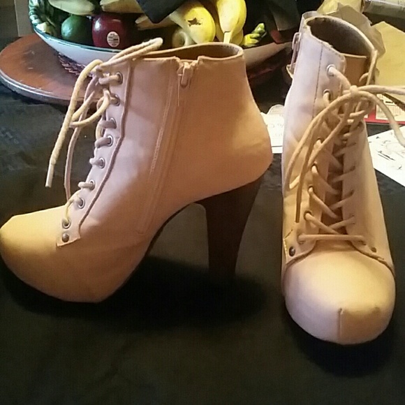 Cute Pale Pink / Blush Booties