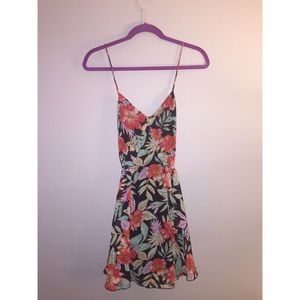 Flower printed backless dress