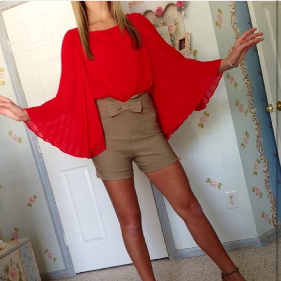 Mustard Seed top sz small w/amazing sleeves - Picture 1 of 1