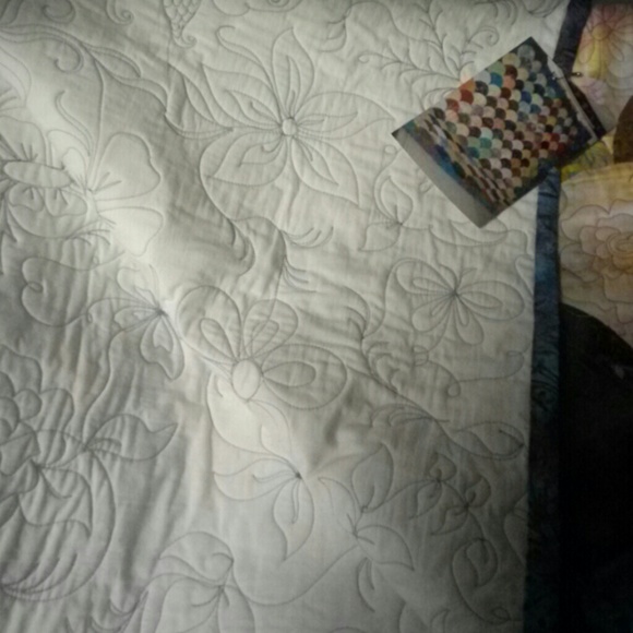 She'll Quilt - Picture 2 of 4