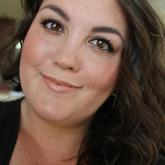 Meet your Posher, Laura - Picture 1 of 1