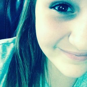 Meet your Posher, Kayla