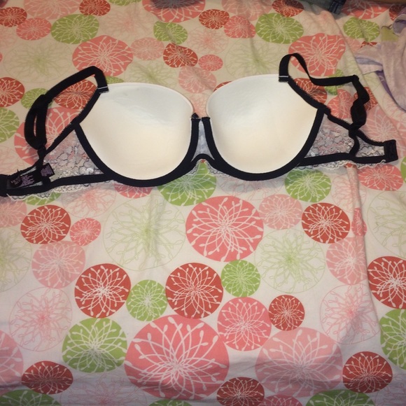 Vs bra - Picture 2 of 3
