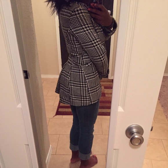 🚫TRADED🚫 ADORABLE Houndstooth Peplum Coat