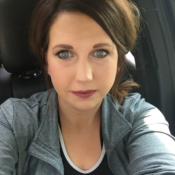 Meet your Posher, Stacy - Picture 1 of 1