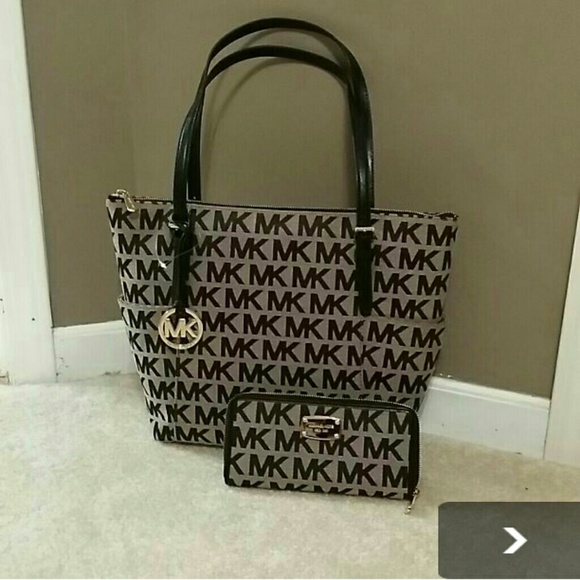 NWT Michael Kors jet set tote and wallet