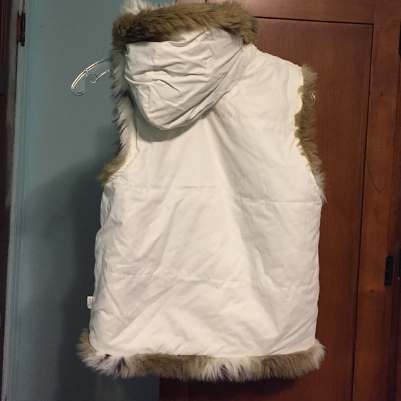 Vest - Picture 2 of 3