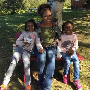 Meet your Posher, Dana