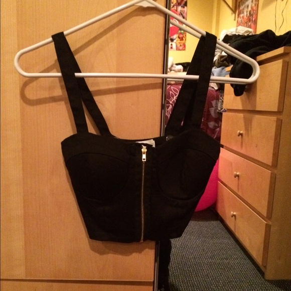 Black zip up crop top