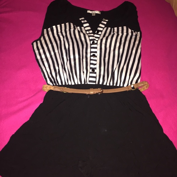 🎉Final Sale🎉Black and White Romper