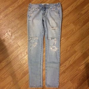 Destroyed skinny jeans