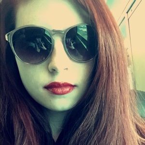 Meet your Posher, Joelle