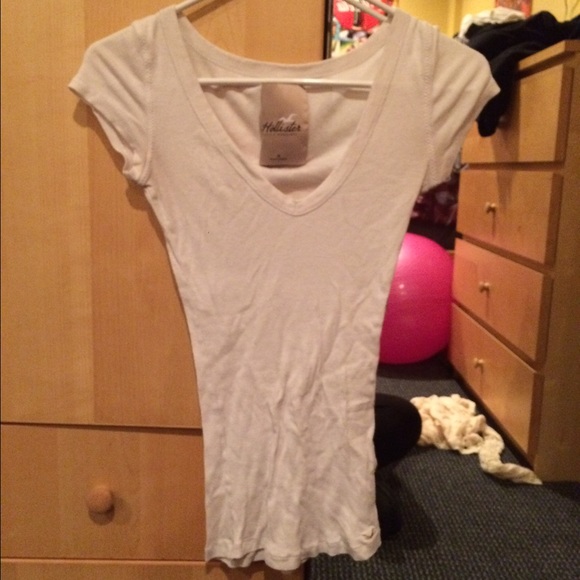 White t-shirt