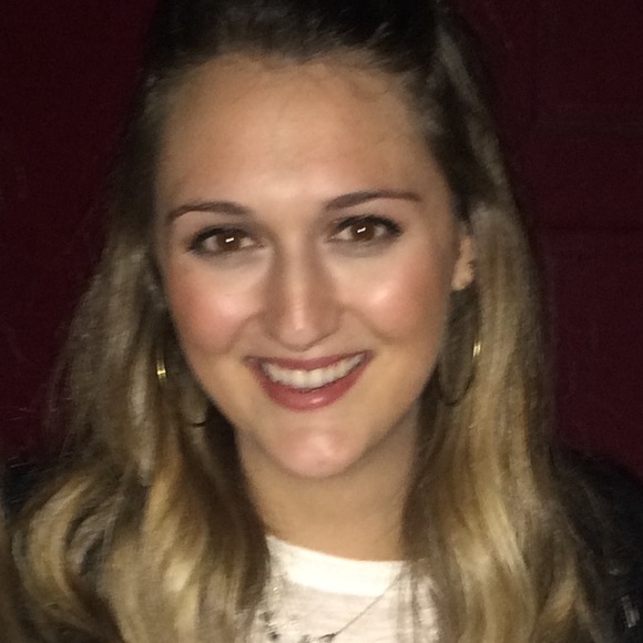 Meet your Posher, Ashleigh - Picture 2 of 2