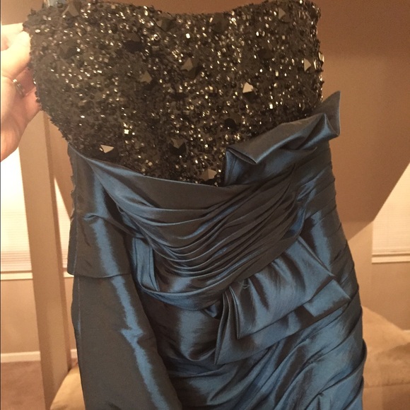 Plus size prom dress - Picture 2 of 4