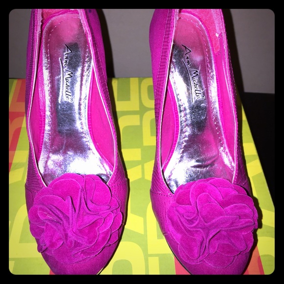 Magenta suede heels