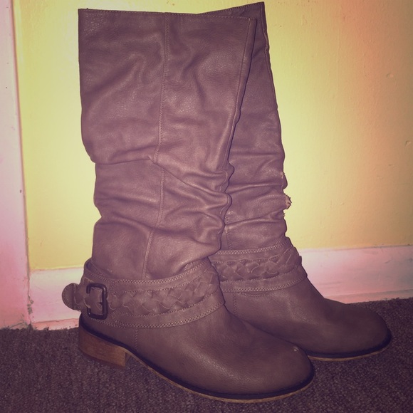 Winter boots.