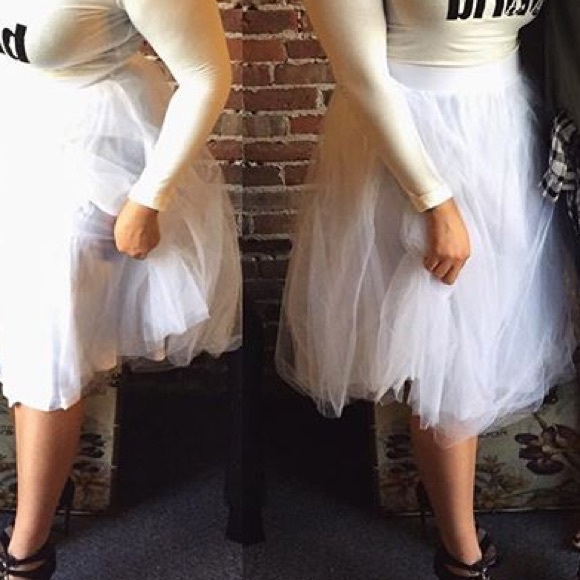 Fashionable White Tull Skirt One Size Fits Most
