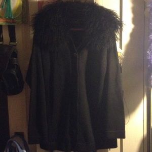 Black Fur Collared Sweater by Maurada