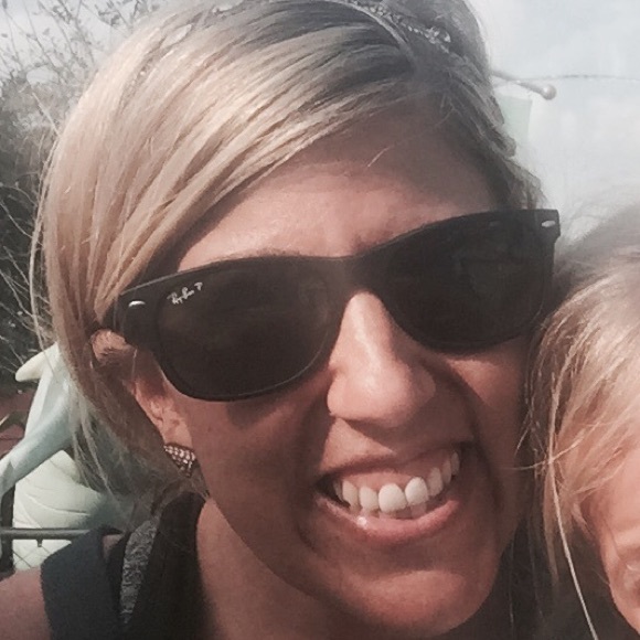 Meet your Posher, Lauren