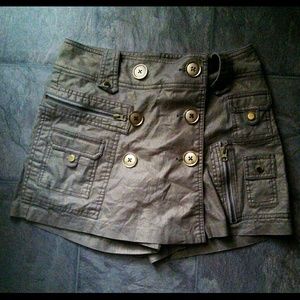 Cache tan utility skirr