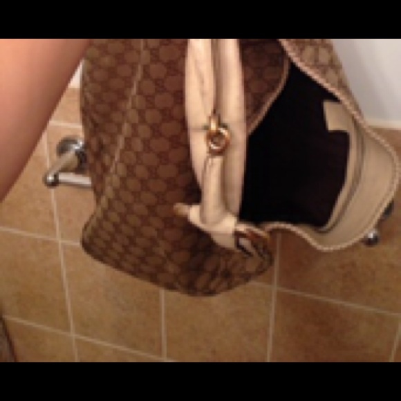 Gucci large authentic hobo $450 - Picture 3 of 3