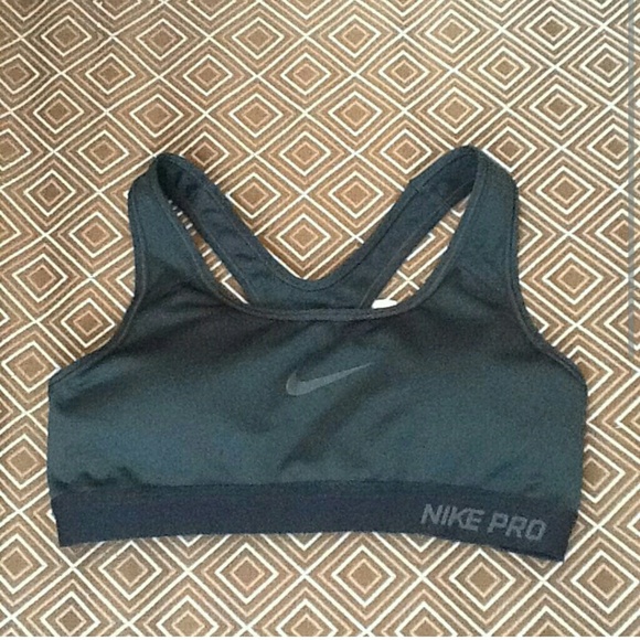TRADED NIKE SPORTS BRA