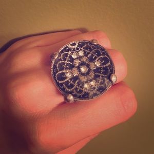 Beautiful fashion statement ring 💍Stretchy