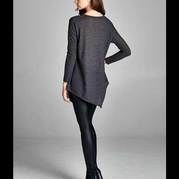 🆕Happily Charcoal Top - Picture 3 of 4