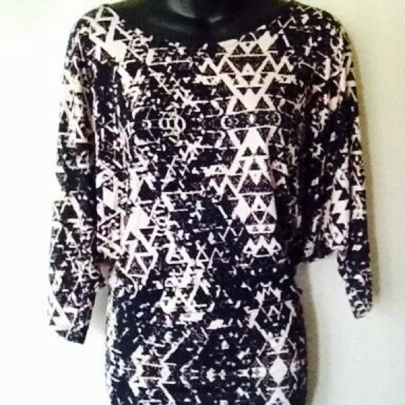 Fits beautiful with tights and flats! 😍