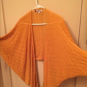 Jennifer Lopez wrap light sweater Med. In misses