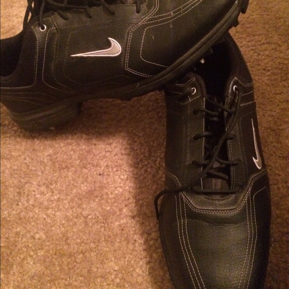 Golf shoes