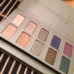 Stila in the garden palette