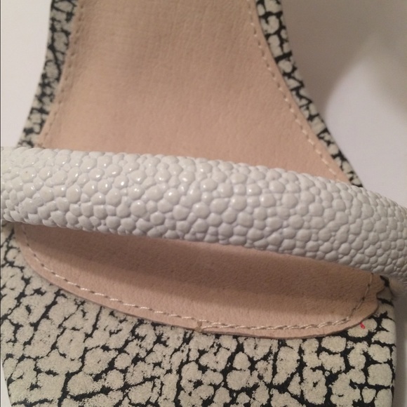 Tiki Beaded Ankle Sandal SOLD OUT❗️ - Picture 5 of 5