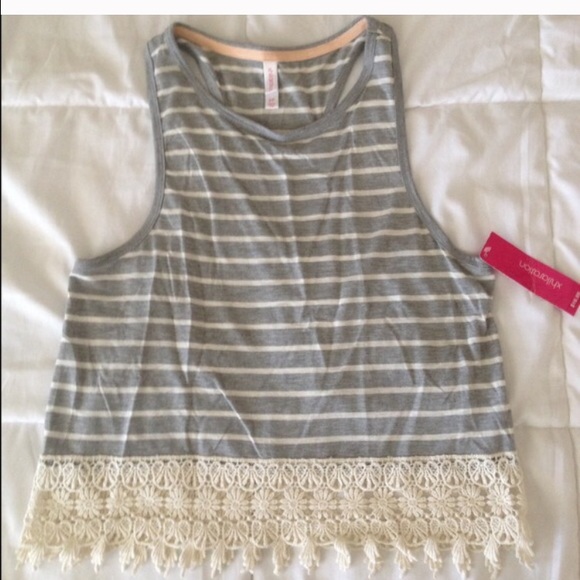 🌿3 for $20 Lace Trim Racerback Crop Top - Picture 2 of 7