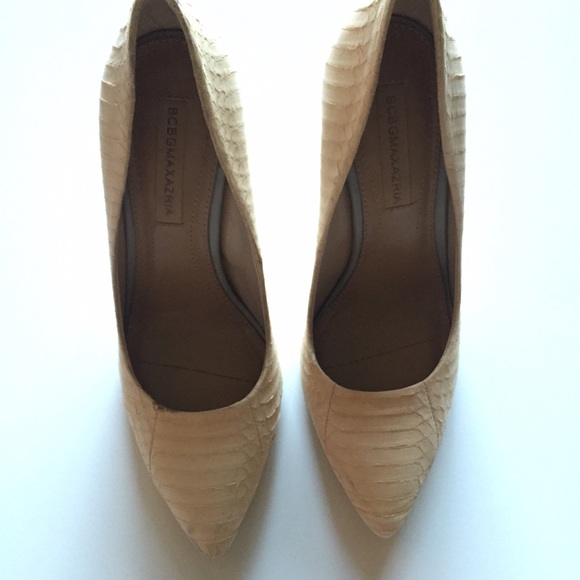 HP ✔️💕 BCBG nude heels - Picture 2 of 4