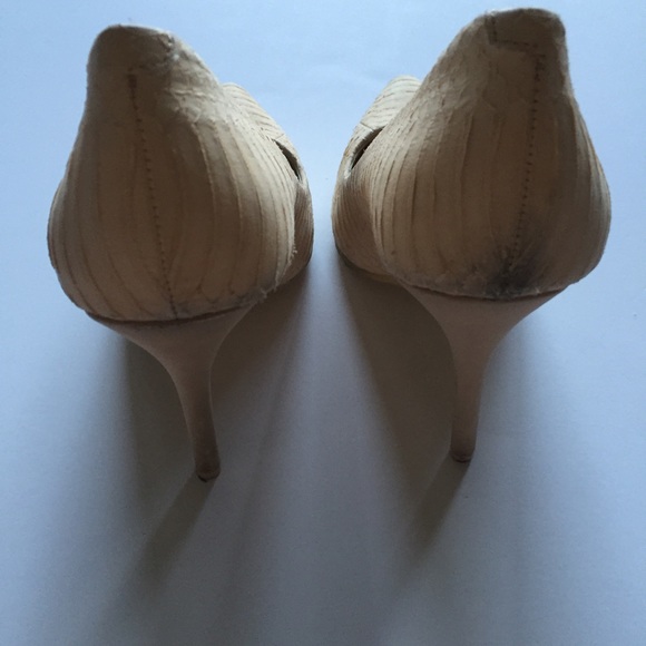 HP ✔️💕 BCBG nude heels - Picture 3 of 4