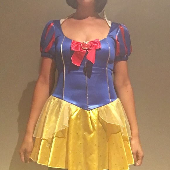 Snow White costume
