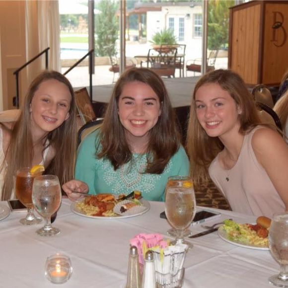 Meet your Posher, Caroline