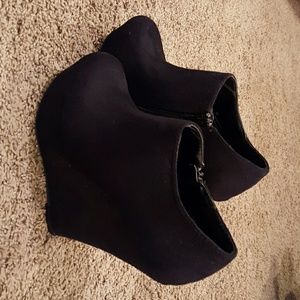 Black Wedge Heels SIZE 5.5