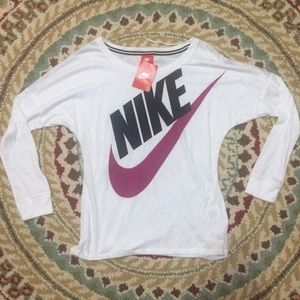 🆕 Women's Nike Signal t-shirt ✔️