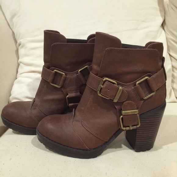 Woman's leather boots
