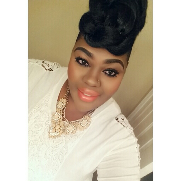 Meet your Posher SHASHA!!! - Picture 4 of 4