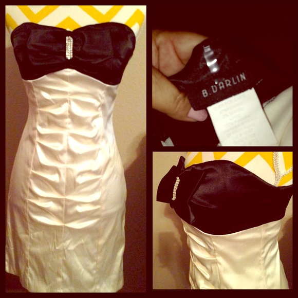Beautiful strapless dress💙nwot‼️REDUCED‼️