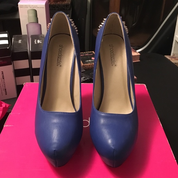 GORGEOUS SPIKED HEELS IN BLUE!! NEVER WORN!!