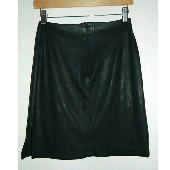 SOLD! Fiona Beckett for Tooke black pleather skirt - Picture 3 of 3