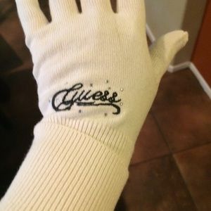 Guess winter gloves